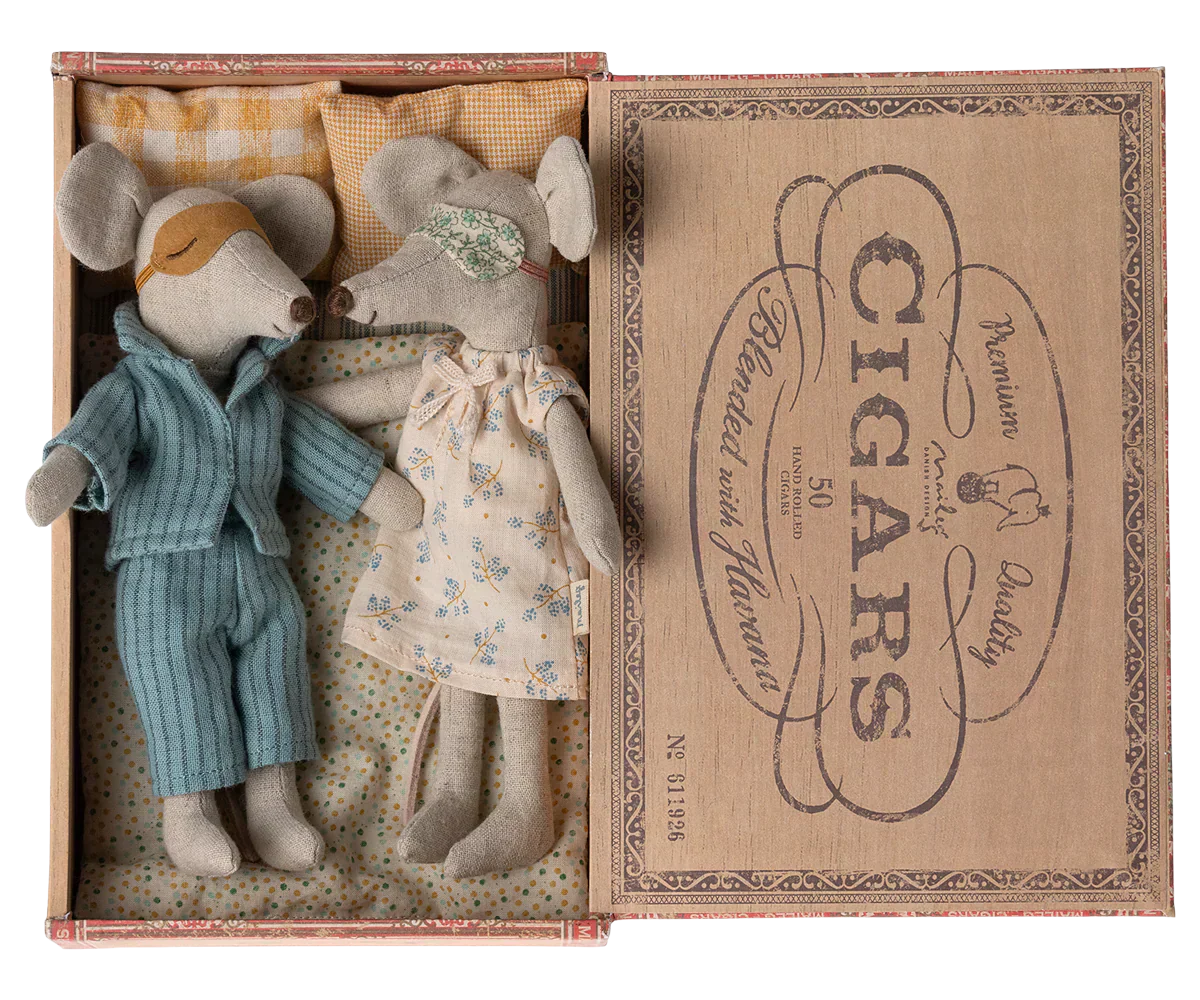 Maileg Mum & Dad in Cigar Box